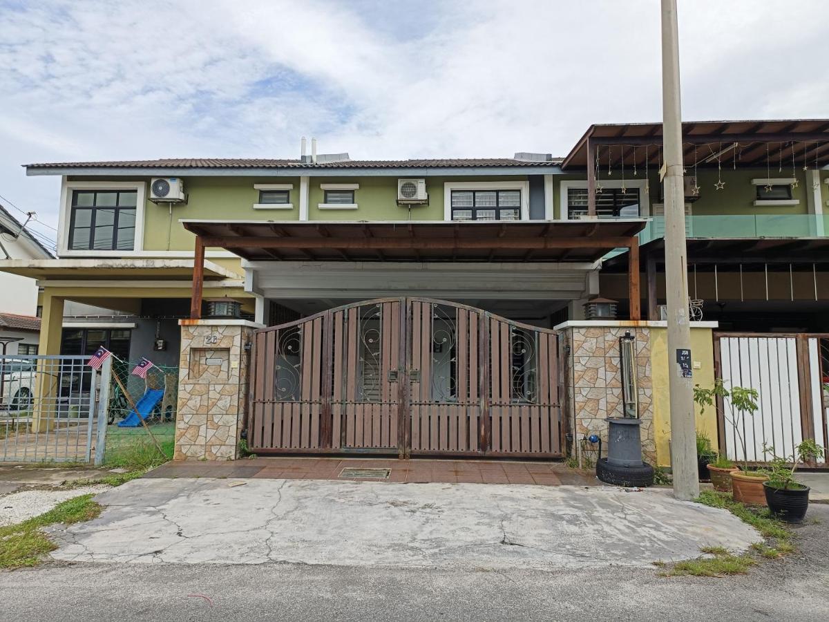 Elvy Homestay Saujana Rawang Batu Arang Екстериор снимка