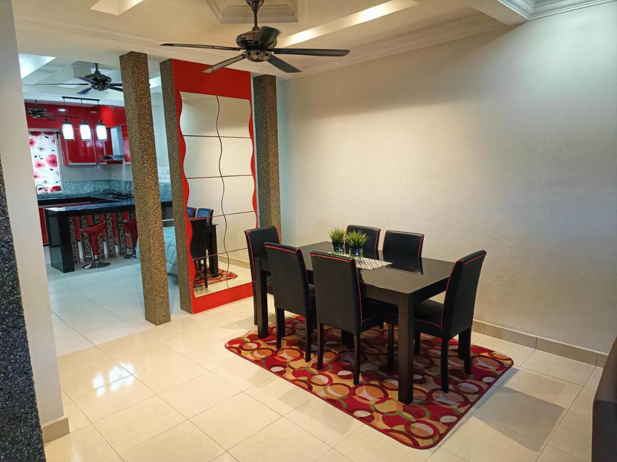 Elvy Homestay Saujana Rawang Batu Arang Екстериор снимка