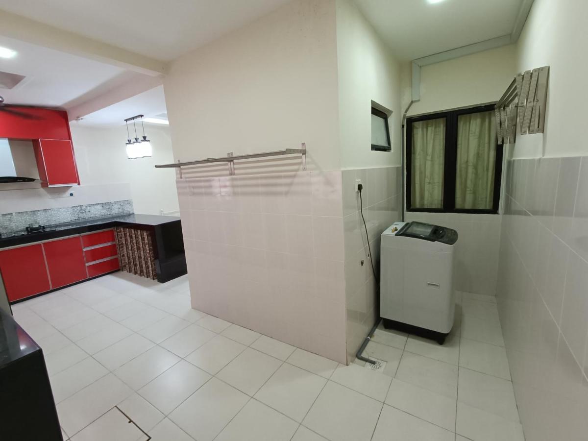 Elvy Homestay Saujana Rawang Batu Arang Екстериор снимка